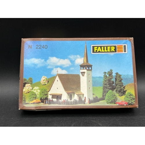 62 - N gauge Trackside Faller kits and un-used figures
(650g)
Faller N2143 Water Tower - sealed
Faller N2... 