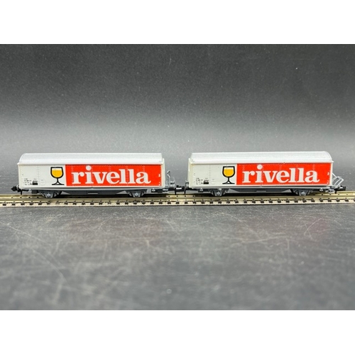 56 - 9 N gauge Rolling stock
(450g)
Includes;-
Roco 02335A Track cleaning wagon in DB brown with ROCO bra... 