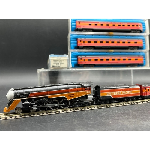 34 - N Gauge Con-Cor Bullet Nose J.A.Hudson Southern Pacific Daylight 4-6-4 2486 w/Tender and 4 Rivarossi... 