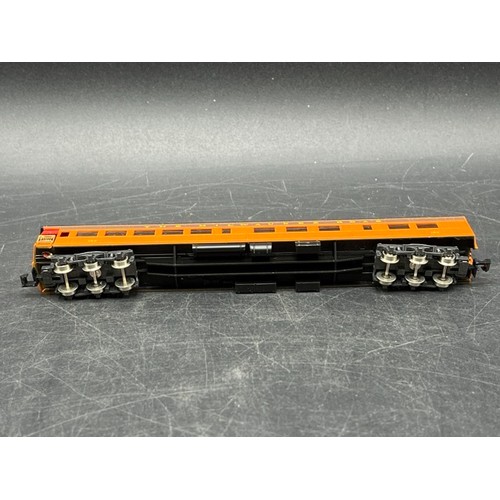 57 - 7 Rivarossi N gauge 'The Milwaukee Road' Orange/Brown livery cars/coaches
(550g)
Rivarossi Mail coac... 