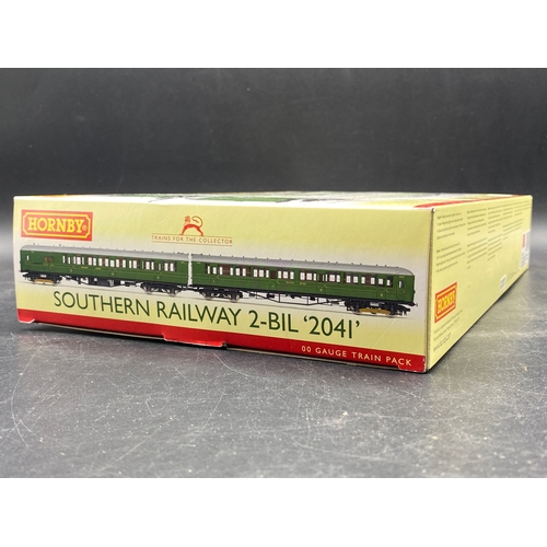 200 - Hornby R3161AX Class 401 2-BIL 2-car EMU 2041 in SR green livery. DCC fitted
(700g)
From collection ... 