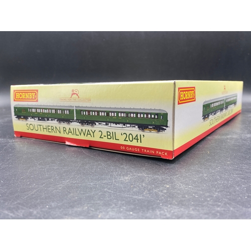 200 - Hornby R3161AX Class 401 2-BIL 2-car EMU 2041 in SR green livery. DCC fitted
(700g)
From collection ... 