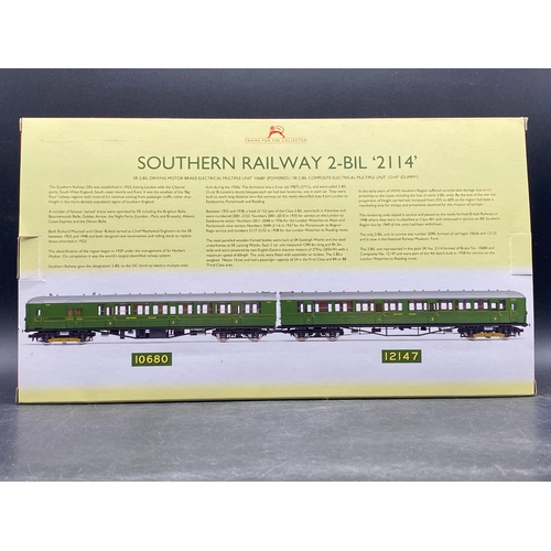 201 - Hornby R3161 Class 401 2-BIL 2-car EMU in SR green livery
(700g)
From collection that appears not pr... 