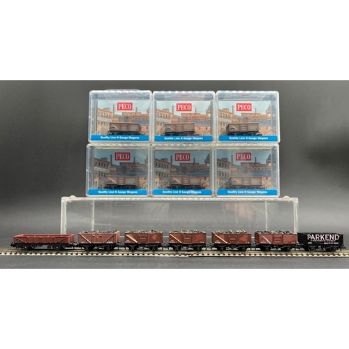 60 - 13 N gauge Peco wagons, 6 'As New' in cases
(400g)
Peco NR-44BW 10ft Butterley Steel Open Wagon BR M... 