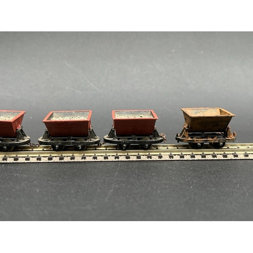 20 - Rake of 6 Skip wagons and Brake van for 9mm Narrow gauge, with 1 other skip wagon un-finished
(100g)... 