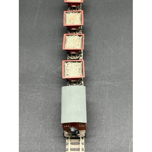 20 - Rake of 6 Skip wagons and Brake van for 9mm Narrow gauge, with 1 other skip wagon un-finished
(100g)... 