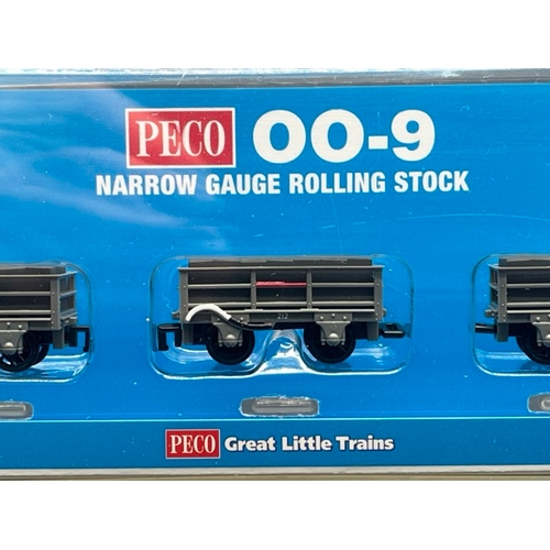 21 - 4 009 Narrow gauge Peco (3 pack) OO-9 2 ton Slate Wagon Festiniog Railway 'As New'
(450g)
Peco GR-32... 