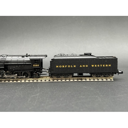 36 - Rivarossi N Gauge 9136 2-8-8-2 Norfolk & Western Y6B Mallet Loco No.2197 with 12-wheel Bogie Tender ... 