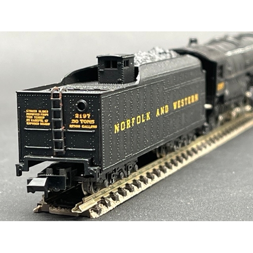 36 - Rivarossi N Gauge 9136 2-8-8-2 Norfolk & Western Y6B Mallet Loco No.2197 with 12-wheel Bogie Tender ... 