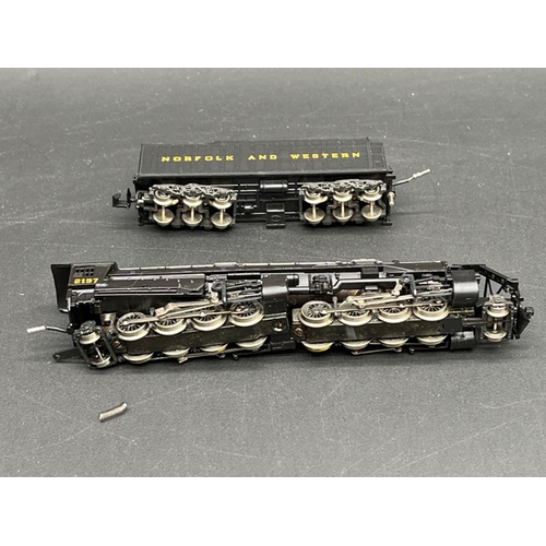 36 - Rivarossi N Gauge 9136 2-8-8-2 Norfolk & Western Y6B Mallet Loco No.2197 with 12-wheel Bogie Tender ... 