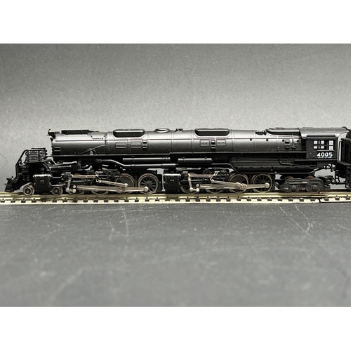 37 - N gauge Rivarossi 'Big Boy' locomotive with another, both Tested Runners
(450g)
Rivarossi 9157 Big B... 