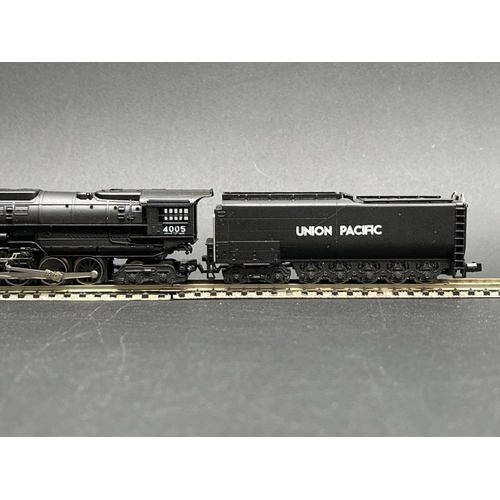 37 - N gauge Rivarossi 'Big Boy' locomotive with another, both Tested Runners
(450g)
Rivarossi 9157 Big B... 