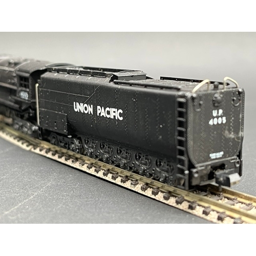 37 - N gauge Rivarossi 'Big Boy' locomotive with another, both Tested Runners
(450g)
Rivarossi 9157 Big B... 