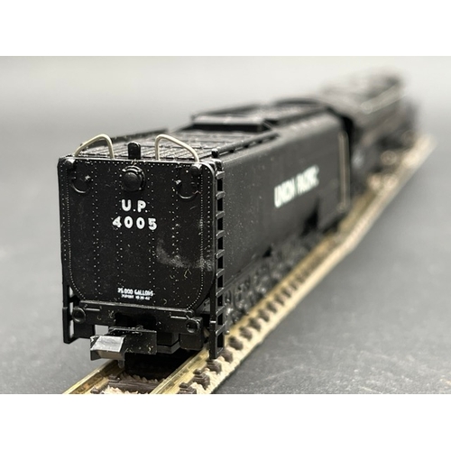 37 - N gauge Rivarossi 'Big Boy' locomotive with another, both Tested Runners
(450g)
Rivarossi 9157 Big B... 