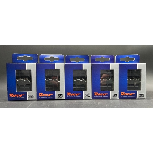 25 - 9 Roco HOe Twin wagon packs 'As New'
(200g)
Roco 34603 2 piece set: crate wagons (4) - One box shows... 