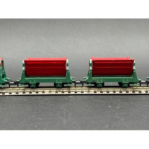 24 - 009 Narrow gauge rake of 5 Tipper wagons with untested Can Motor and chassis
(250g)
Also coal loads ... 