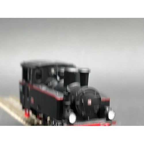 28 - Roco 31030 HOe gauge BR99 0-6-0 Henscnel Steam Loco No.15 - Tested Runner
(150g)
Loose connecting ro... 