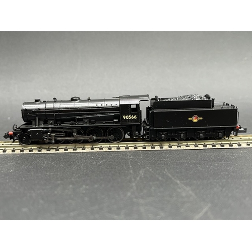 38 - 2 N gauge BR Late Crest Steam Locomotives both Tested Runners
(250g)
Graham Farish 372-426 Class WD ... 