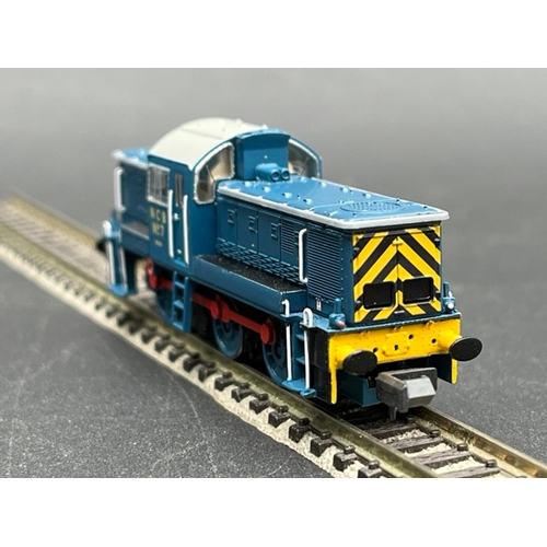 39 - Two N gauge Graham Farish NCB Locomotives - both Tested Runners
(250g)
Graham Farish 370-255 Class 1... 