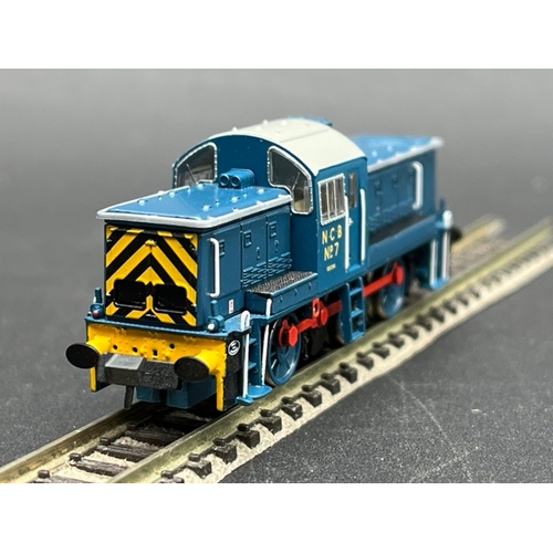 39 - Two N gauge Graham Farish NCB Locomotives - both Tested Runners
(250g)
Graham Farish 370-255 Class 1... 