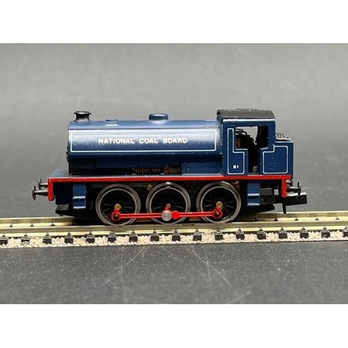 39 - Two N gauge Graham Farish NCB Locomotives - both Tested Runners
(250g)
Graham Farish 370-255 Class 1... 