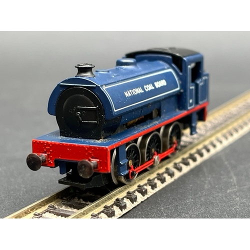 39 - Two N gauge Graham Farish NCB Locomotives - both Tested Runners
(250g)
Graham Farish 370-255 Class 1... 