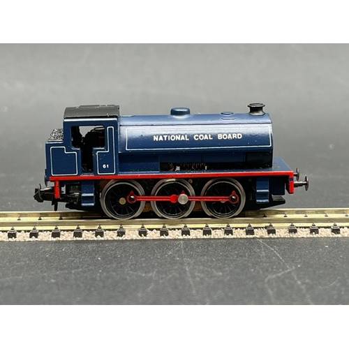 39 - Two N gauge Graham Farish NCB Locomotives - both Tested Runners
(250g)
Graham Farish 370-255 Class 1... 