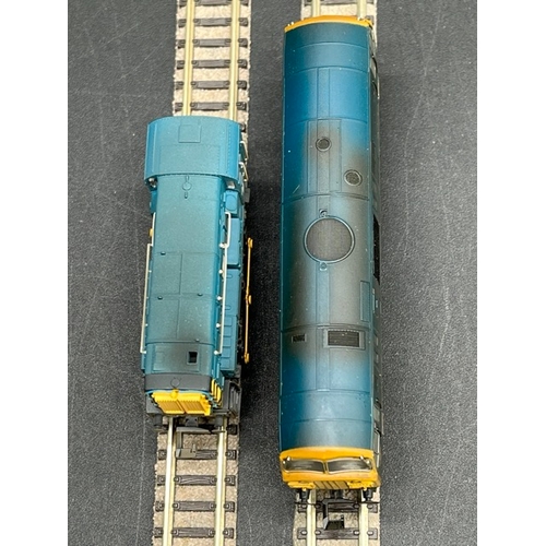 45 - Two N gauge Factory Weathered Diesel Locomotives - Tested Runners
(300g)
Dapol N 2D-012-012 BR 6330 ... 