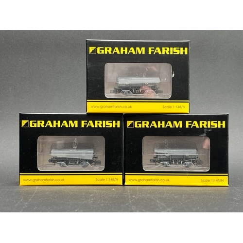 54 - 19 N gauge Boxed Wagons, Vans, Tankers from Graham Farish, Dapol and EFE Rail
(1200g)
Graham Farish ... 