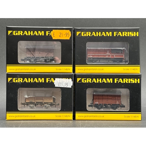 54 - 19 N gauge Boxed Wagons, Vans, Tankers from Graham Farish, Dapol and EFE Rail
(1200g)
Graham Farish ... 