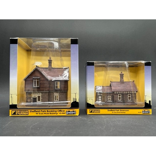 64 - N gauge Trackside Buildings, Signals and other British scenic items
(2200g)
Dapol 2L-001-003 Signal ... 