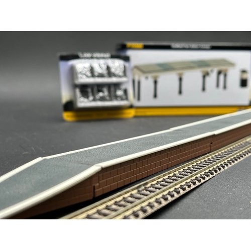 64 - N gauge Trackside Buildings, Signals and other British scenic items
(2200g)
Dapol 2L-001-003 Signal ... 