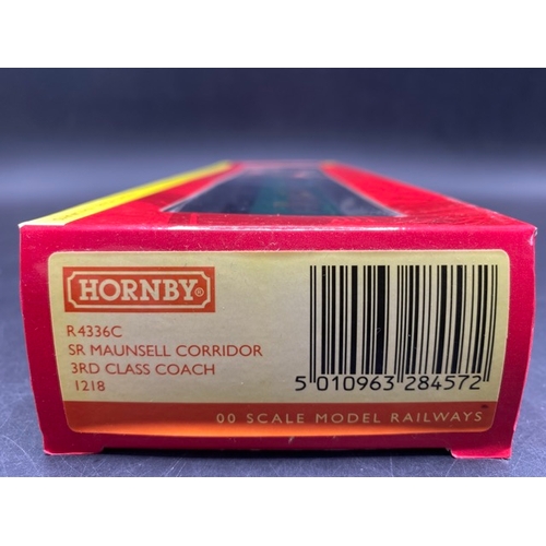 444 - Three 'As New' boxed Hornby Southern Railway green coaches
(700g)
Hornby R4336C Southern Railway gre... 