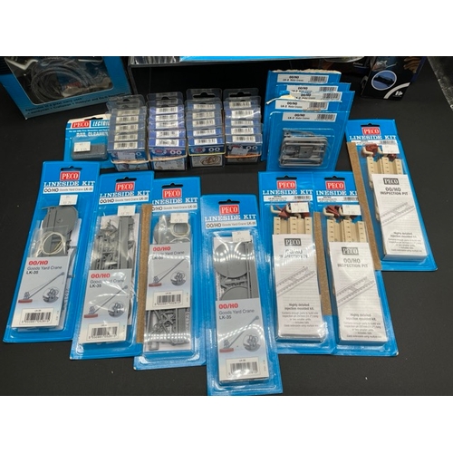 113 - Job Lot of Peco Tools, Lineside Kits, Parkside chains and others
(4000g)
Peco PT-200 Kit-builders To... 