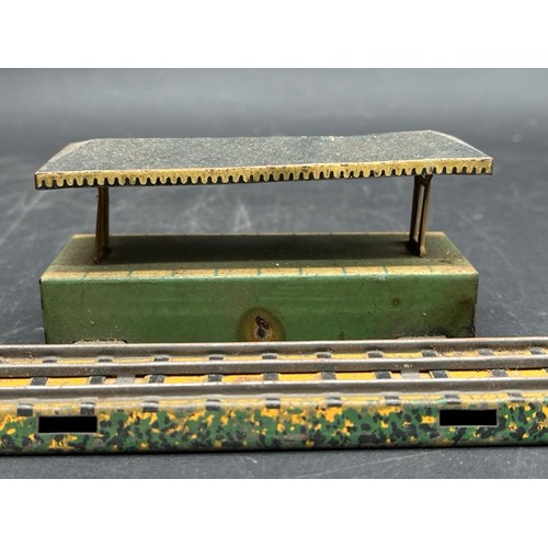 79 - Pre-war Bing gauge OO 3-rail electric railway to including LMS 2-4-0 and Great Western 2-4-0 Locomot... 