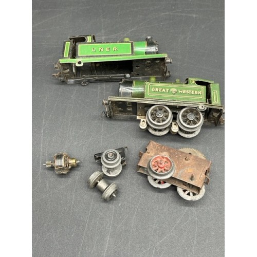 79 - Pre-war Bing gauge OO 3-rail electric railway to including LMS 2-4-0 and Great Western 2-4-0 Locomot... 