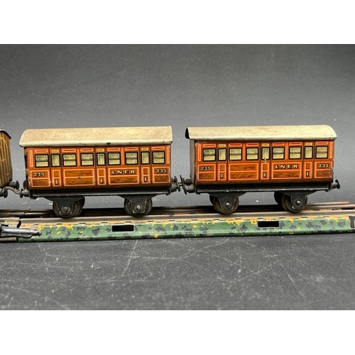 79 - Pre-war Bing gauge OO 3-rail electric railway to including LMS 2-4-0 and Great Western 2-4-0 Locomot... 