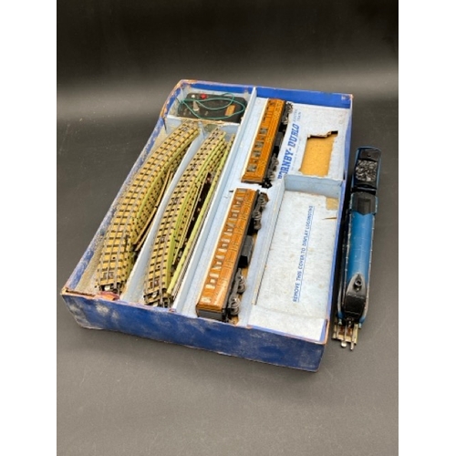 131 - Hornby Dublo EDP1 Passenger Train 