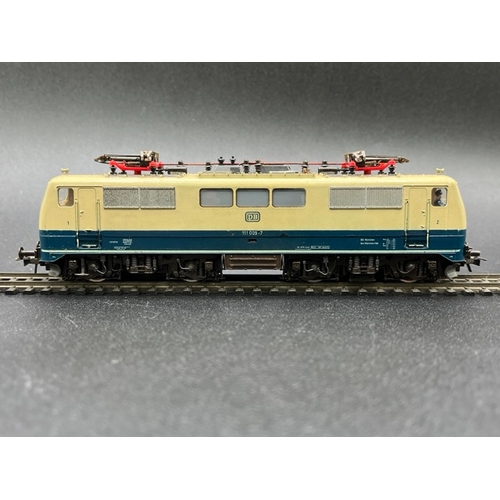 151 - Roco 4133 BR 111 009-7 of the DB in blue & cream HO gauge - Tested Runner
(400g)