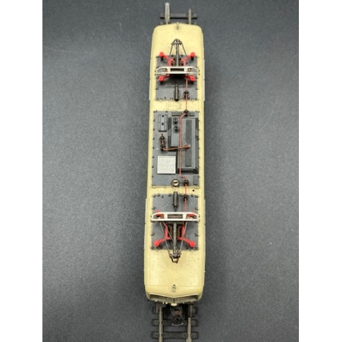 151 - Roco 4133 BR 111 009-7 of the DB in blue & cream HO gauge - Tested Runner
(400g)