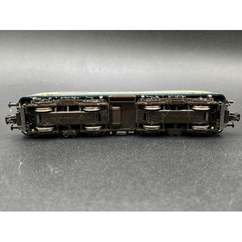 151 - Roco 4133 BR 111 009-7 of the DB in blue & cream HO gauge - Tested Runner
(400g)