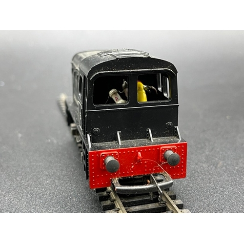 121 - Triang R253 Dock Authority #5 Shunter in Black - Tested Non Runner
(300g)