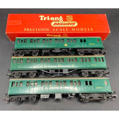 125 - A Southern Region DMU - Tested Runner
(450g)
Tri-ang R156-R225 Class 4-SUB 2-Car EMU S1052S & S1057S... 