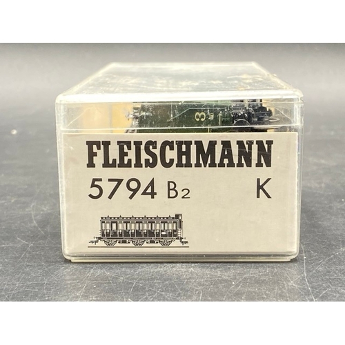 141 - HO Fleischmann Rolling Stock x15 cars
(2100g)