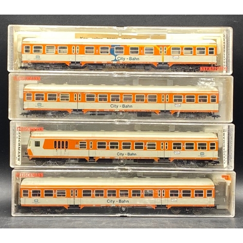 144 - 9 HO Fleischmann City Bahn Cars (4) and Speisewagen Cars (5)
(2350g)