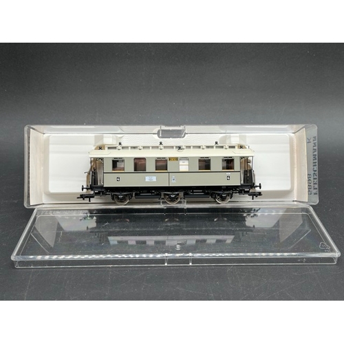 147 - 27 HO Fleischmann European wagons, vans and tankers each in a box or case 'Ready to Roll'
(3200g)