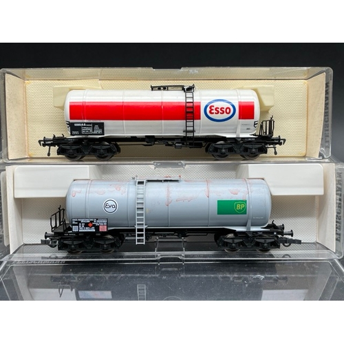147 - 27 HO Fleischmann European wagons, vans and tankers each in a box or case 'Ready to Roll'
(3200g)