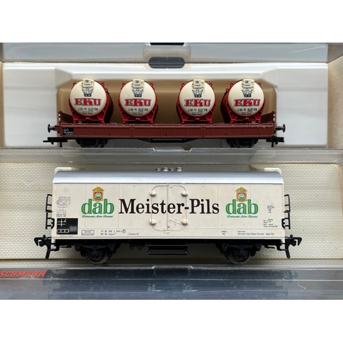 147 - 27 HO Fleischmann European wagons, vans and tankers each in a box or case 'Ready to Roll'
(3200g)