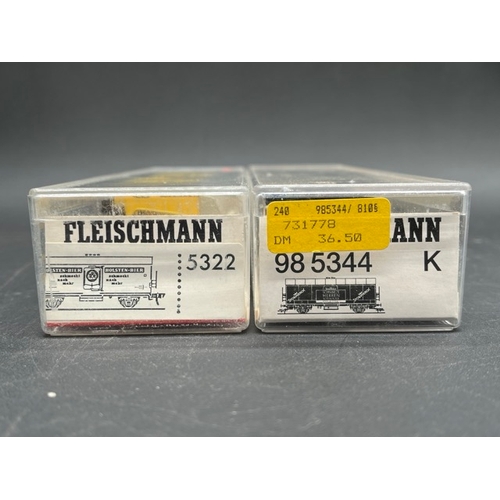 147 - 27 HO Fleischmann European wagons, vans and tankers each in a box or case 'Ready to Roll'
(3200g)