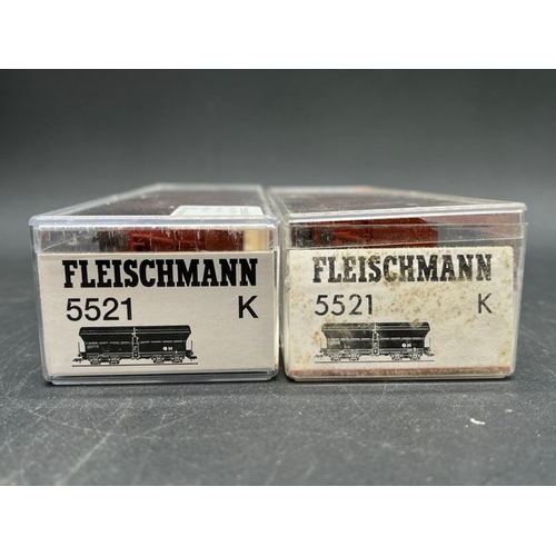 147 - 27 HO Fleischmann European wagons, vans and tankers each in a box or case 'Ready to Roll'
(3200g)